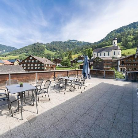 Sporthotel Krone Schoppernau Buitenkant foto