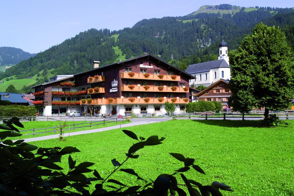 Sporthotel Krone Schoppernau Buitenkant foto