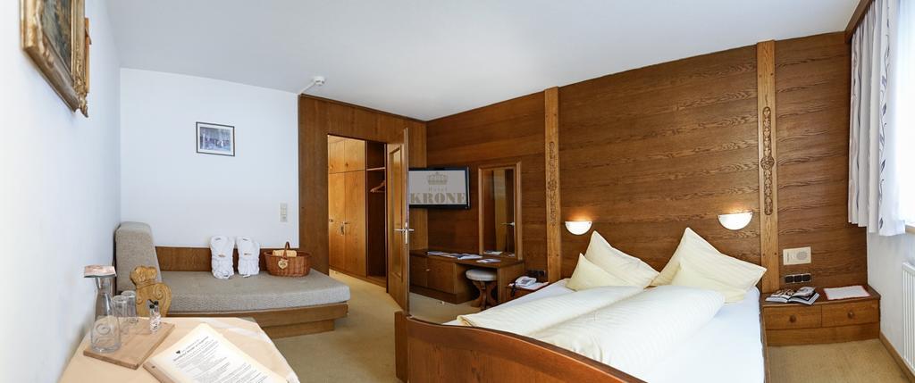 Sporthotel Krone Schoppernau Kamer foto
