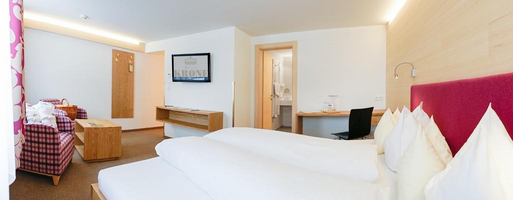 Sporthotel Krone Schoppernau Kamer foto
